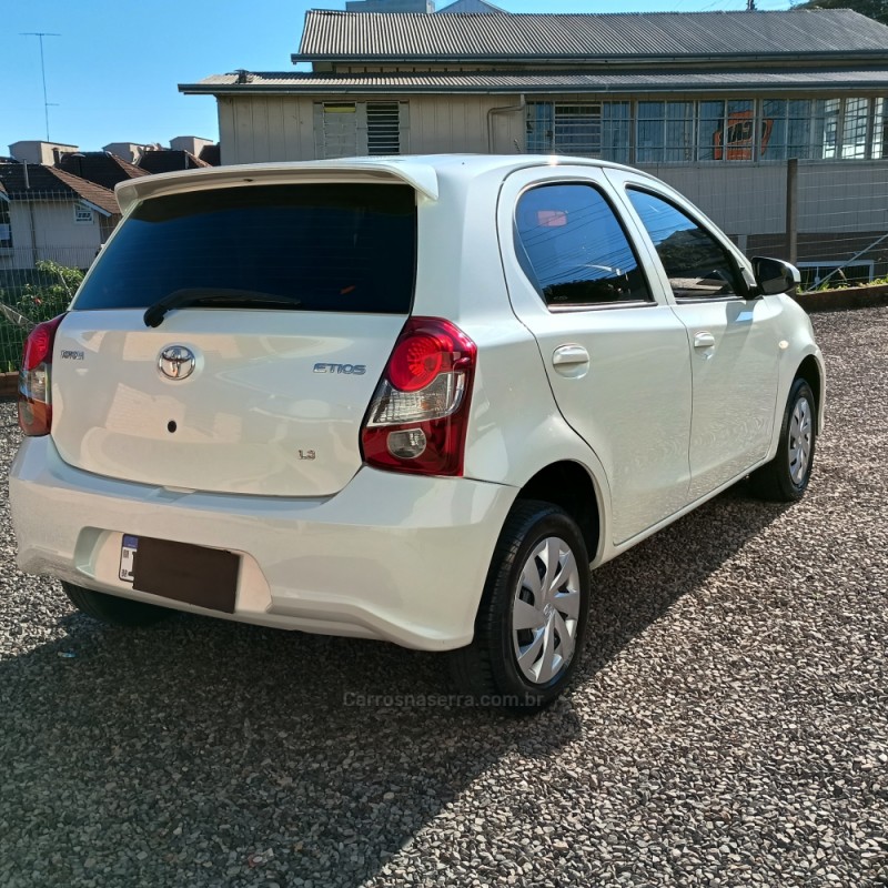 ETIOS 1.3 X 16V FLEX 4P MANUAL - 2019 - FARROUPILHA