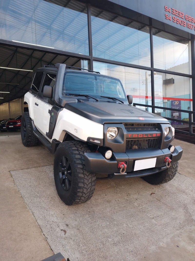 T4 BOLD 3.2 TDI 4X4 20V TURBO DIESEL 2P MANUAL - 2017 - VACARIA