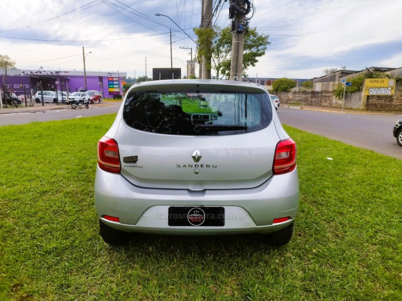SANDERO 1.0 AUTHENTIQUE 12V FLEX 4P MANUAL - 2017 - NOVO HAMBURGO