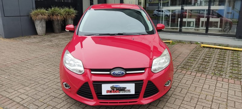 FOCUS 2.0 SE HATCH 16V FLEX 4P AUTO - 2014 - CAXIAS DO SUL