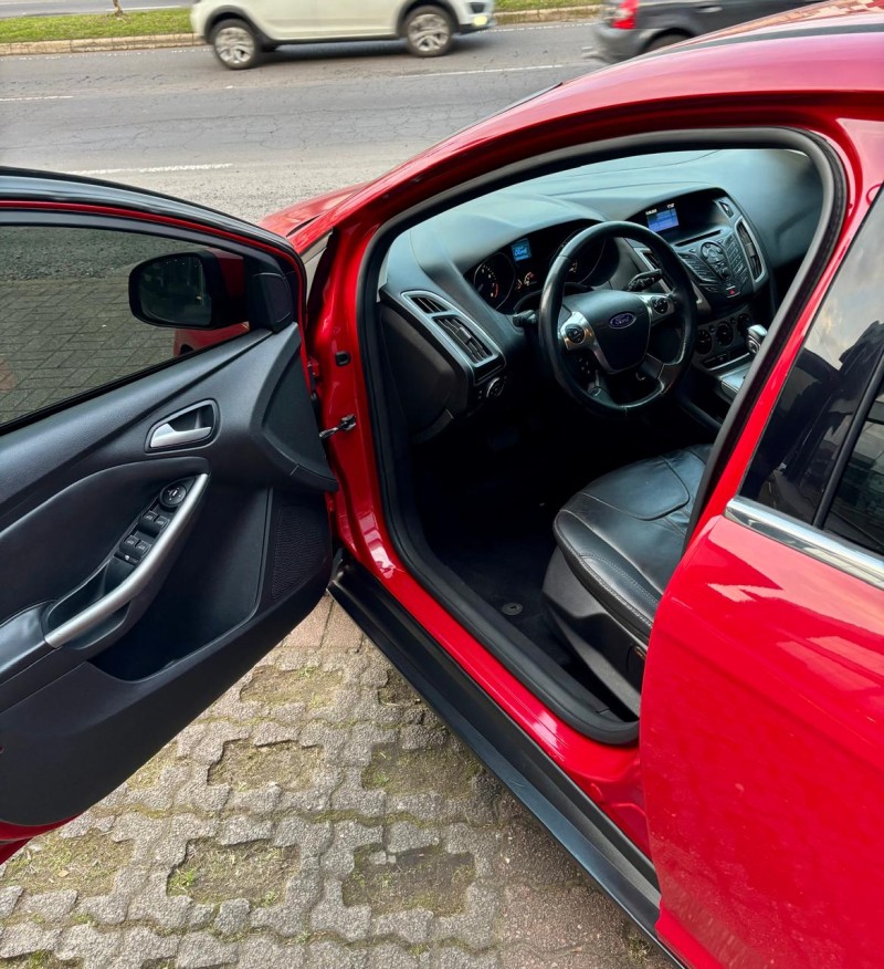 FOCUS 2.0 SE HATCH 16V FLEX 4P AUTO - 2014 - CAXIAS DO SUL