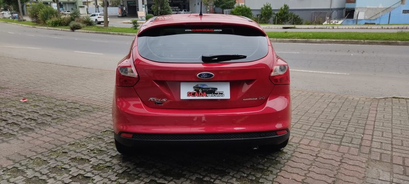 FOCUS 2.0 SE HATCH 16V FLEX 4P AUTO - 2014 - CAXIAS DO SUL
