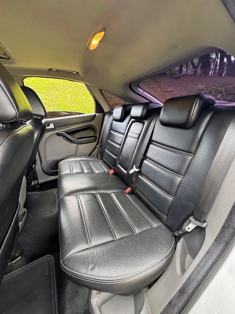 FOCUS 2.0 TITANIUM HATCH 16V FLEX 4P AUTOMÁTICO - 2012 - PASSO FUNDO