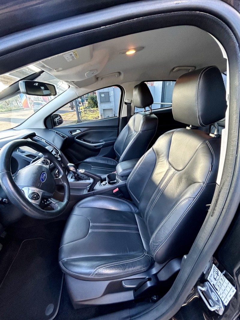 FOCUS 2.0 TITANIUM PLUS SEDAN 16V FLEX 4P AUTOMÁTICO - 2015 - NOVO HAMBURGO