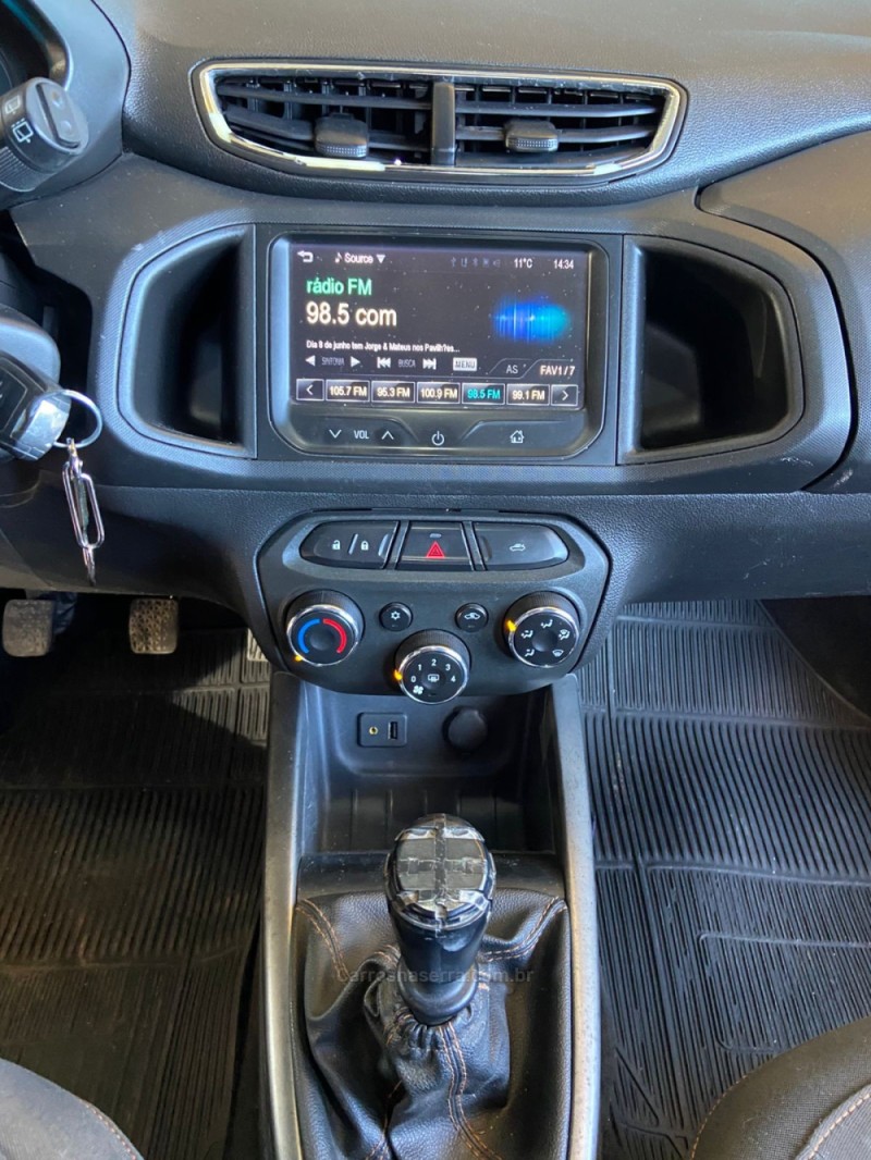 ONIX 1.4 MPFI LTZ 8V FLEX 4P MANUAL - 2014 - CAXIAS DO SUL