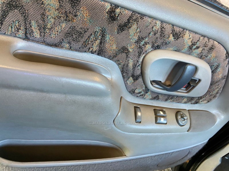 SILVERADO 4.2 TROPICAL 4X2 CD 18V TURBO DIESEL 4P MANUAL - 2000 - CAXIAS DO SUL