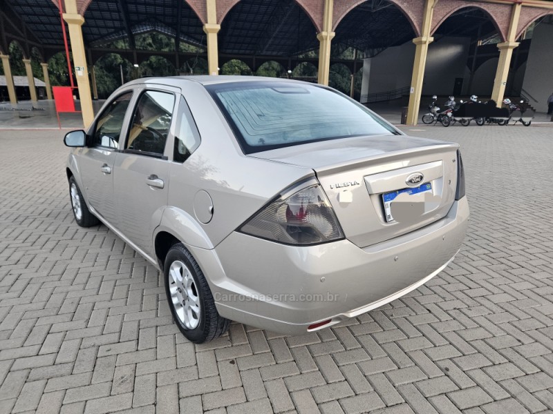 FIESTA 1.6 ROCAM SE SEDAN 8V FLEX 4P MANUAL - 2014 - PICADA CAFé