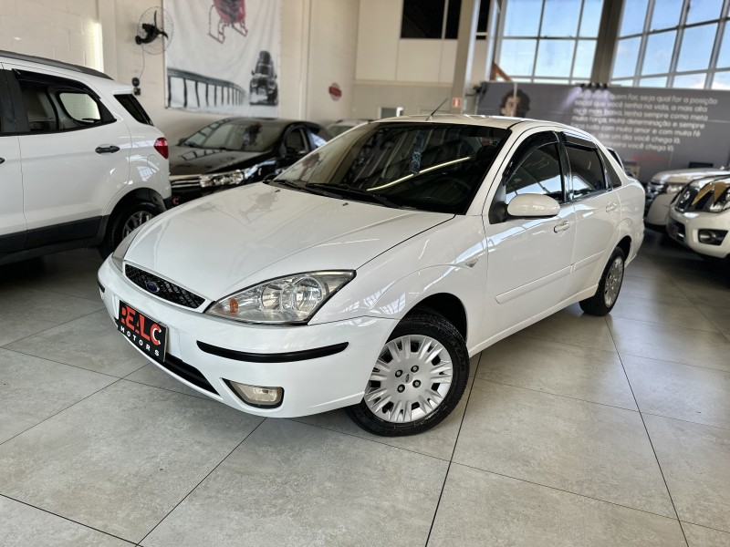 focus 1.6 glx sedan 8v flex 4p manual 2009 caxias do sul