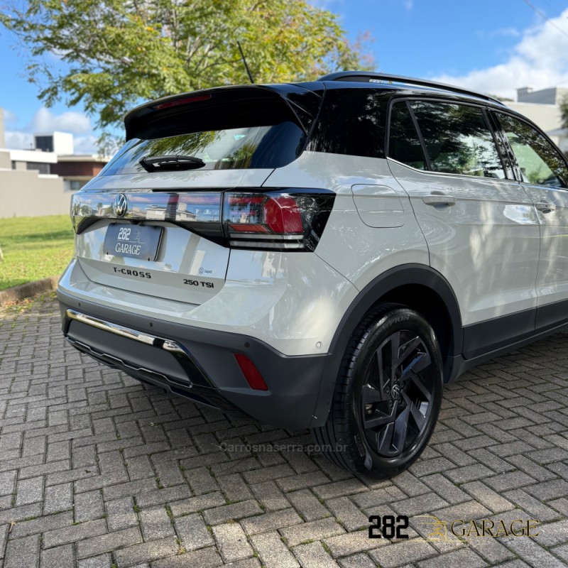 T-CROSS 1.4 HIGHLINE TSI 16V FLEX 4P AUTOMÁTICO - 2025 - FARROUPILHA