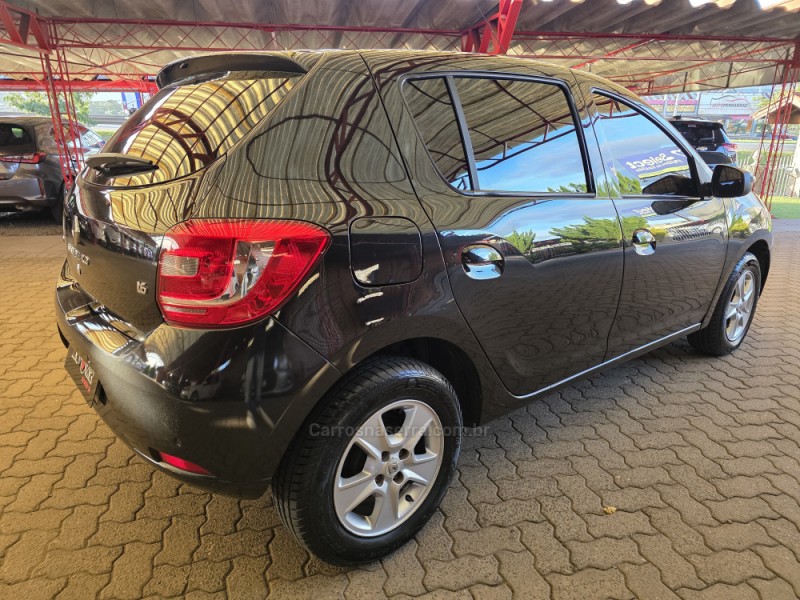 SANDERO 1.6 DYNAMIQUE 8V FLEX 4P MANUAL - 2015 - SAPIRANGA