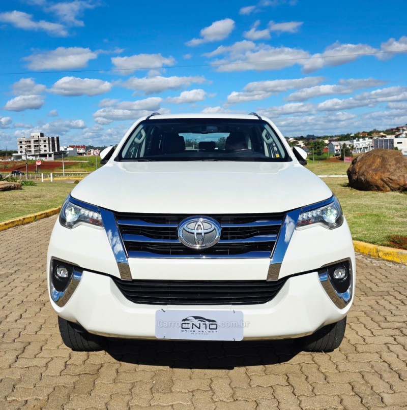 HILUX SW4 2.8 SRX 4X4 7 LUGARES 16V TURBO INTERCOOLER DIESEL 4P AUTOMÁTICO - 2020 - LAJEADO