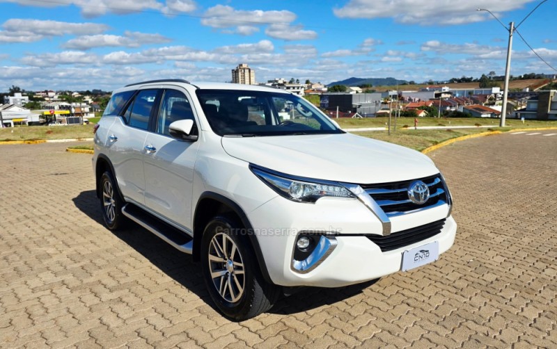 HILUX SW4 2.8 SRX 4X4 7 LUGARES 16V TURBO INTERCOOLER DIESEL 4P AUTOMÁTICO - 2020 - LAJEADO