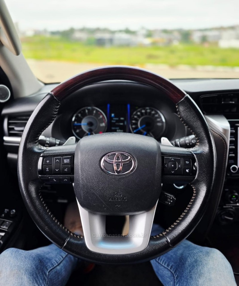 HILUX SW4 2.8 SRX 4X4 7 LUGARES 16V TURBO INTERCOOLER DIESEL 4P AUTOMÁTICO - 2020 - LAJEADO