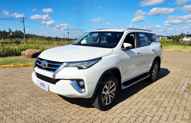 HILUX SW4 2.8 SRX 4X4 7 LUGARES 16V TURBO INTERCOOLER DIESEL 4P AUTOMÁTICO - 2020 - LAJEADO