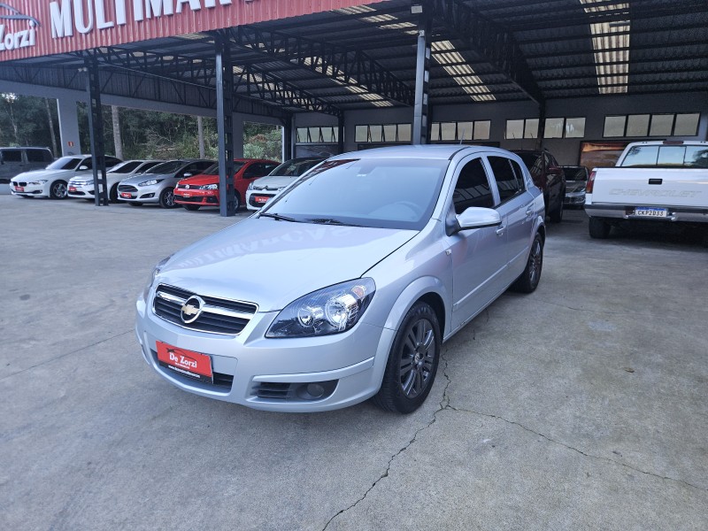 VECTRA 2.0 MPFI GT HATCH 8V FLEX 4P MANUAL