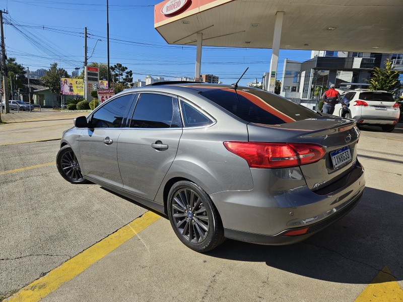 FOCUS 2.0 TITANIUM SEDAN 16V FLEX 4P AUTOMÁTICO - 2017 - CAXIAS DO SUL