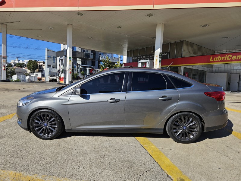 FOCUS 2.0 TITANIUM SEDAN 16V FLEX 4P AUTOMÁTICO - 2017 - CAXIAS DO SUL
