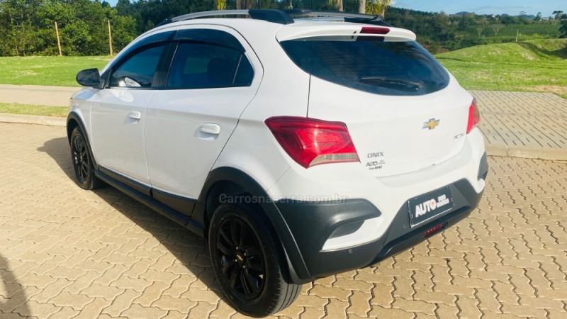 ONIX 1.4 MPFI ACTIV 8V FLEX 4P AUTOMÁTICO - 2018 - DOIS IRMãOS