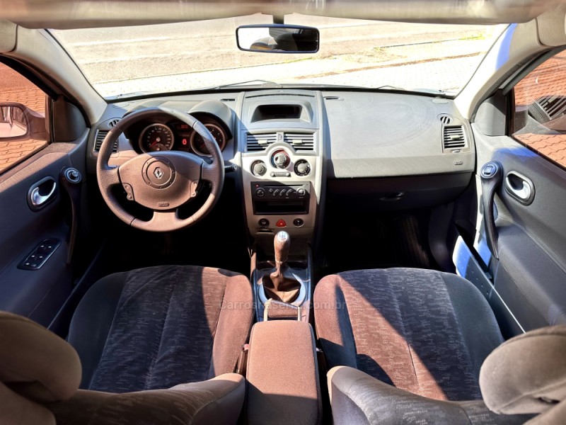 MÉGANE 1.6 DYNAMIQUE 16V FLEX 4P MANUAL - 2008 - CAXIAS DO SUL