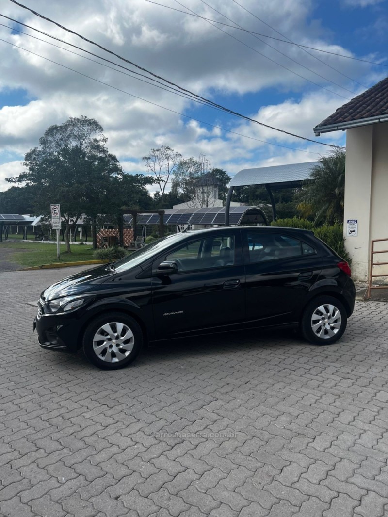 ONIX 1.4 ADVANTAGE 8V FLEX 4P AUTOMÁTICO - 2019 - CARLOS BARBOSA