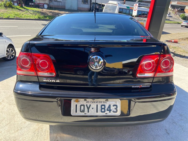 BORA 2.0 MI 8V GASOLINA 4P MANUAL - 2010 - CAXIAS DO SUL