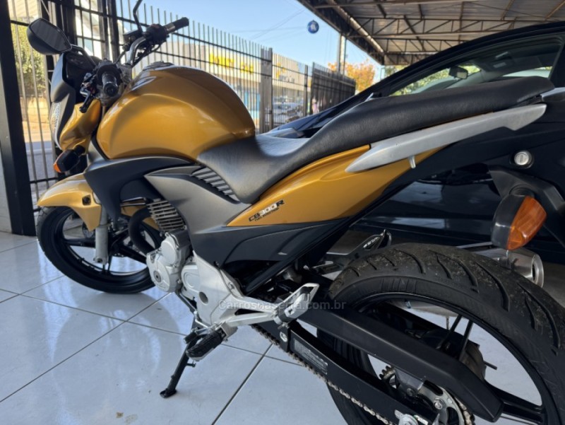 CB 300R ABS - 2010 - VACARIA