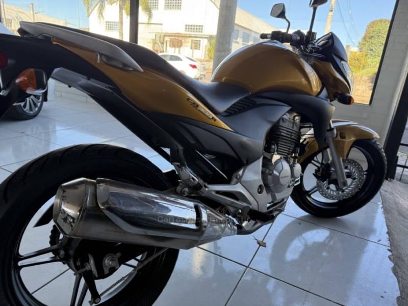 CB 300R ABS - 2010 - VACARIA