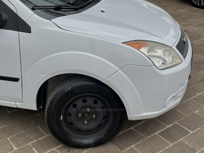 FIESTA 1.6 MPI CLASS 8V GASOLINA 4P MANUAL - 2009 - VACARIA