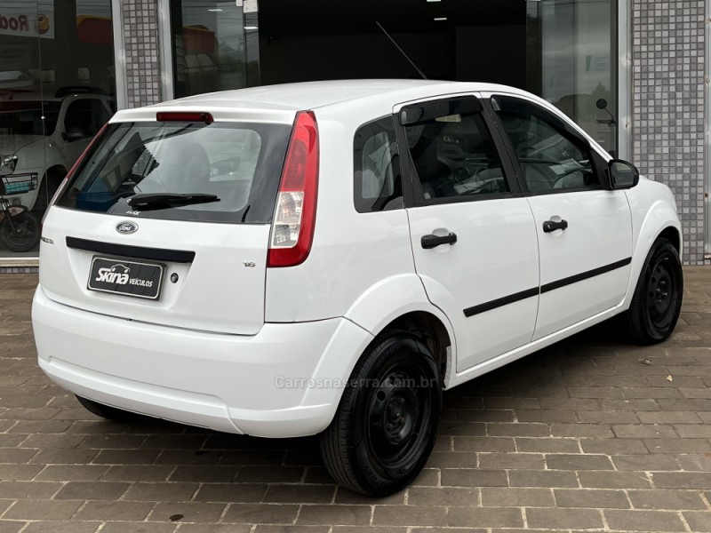FIESTA 1.6 MPI CLASS 8V GASOLINA 4P MANUAL - 2009 - VACARIA