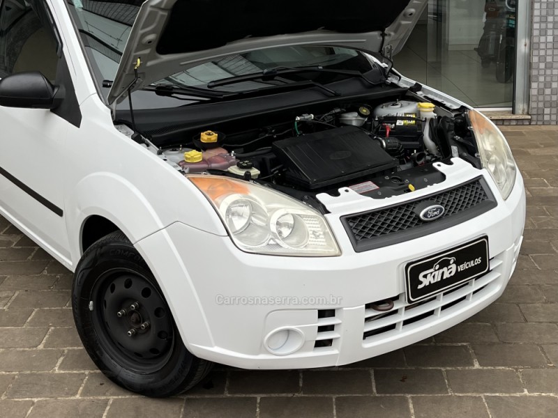 FIESTA 1.6 MPI CLASS 8V GASOLINA 4P MANUAL - 2009 - VACARIA