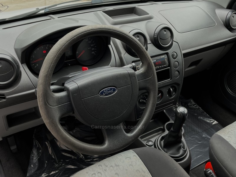FIESTA 1.6 MPI CLASS 8V GASOLINA 4P MANUAL - 2009 - VACARIA