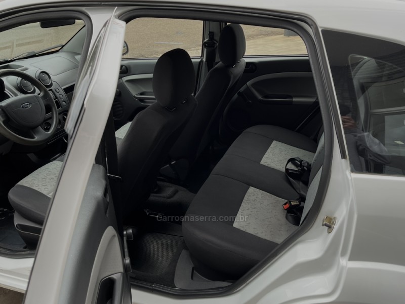 FIESTA 1.6 MPI CLASS 8V GASOLINA 4P MANUAL - 2009 - VACARIA