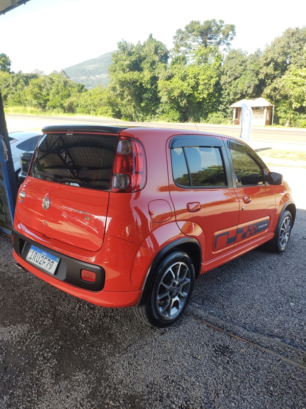 UNO 1.4 EVO SPORTING 8V FLEX 4P MANUAL - 2012 - VALE REAL