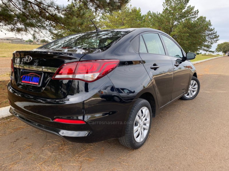 HB20S 1.0 COMFORT PLUS 12V FLEX 4P MANUAL - 2019 - VACARIA
