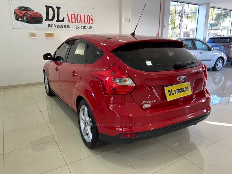 FOCUS 2.0 SE PLUS 16V FLEX 4P AUTOMÁTICO - 2015 - NOVA BASSANO
