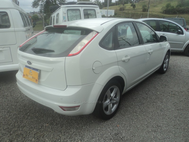 FOCUS 1.6 S 16V FLEX 4P MANUAL - 2011 - FARROUPILHA
