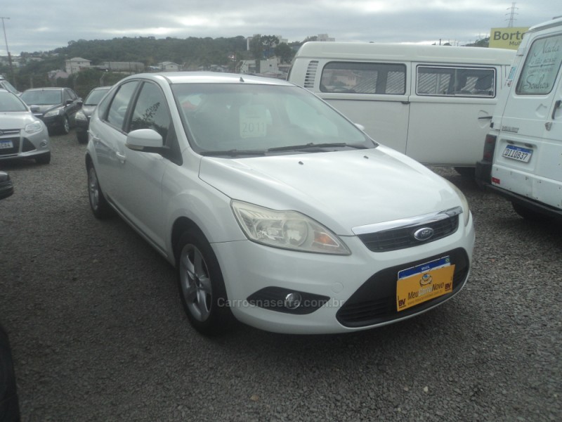 FOCUS 1.6 S 16V FLEX 4P MANUAL - 2011 - FARROUPILHA