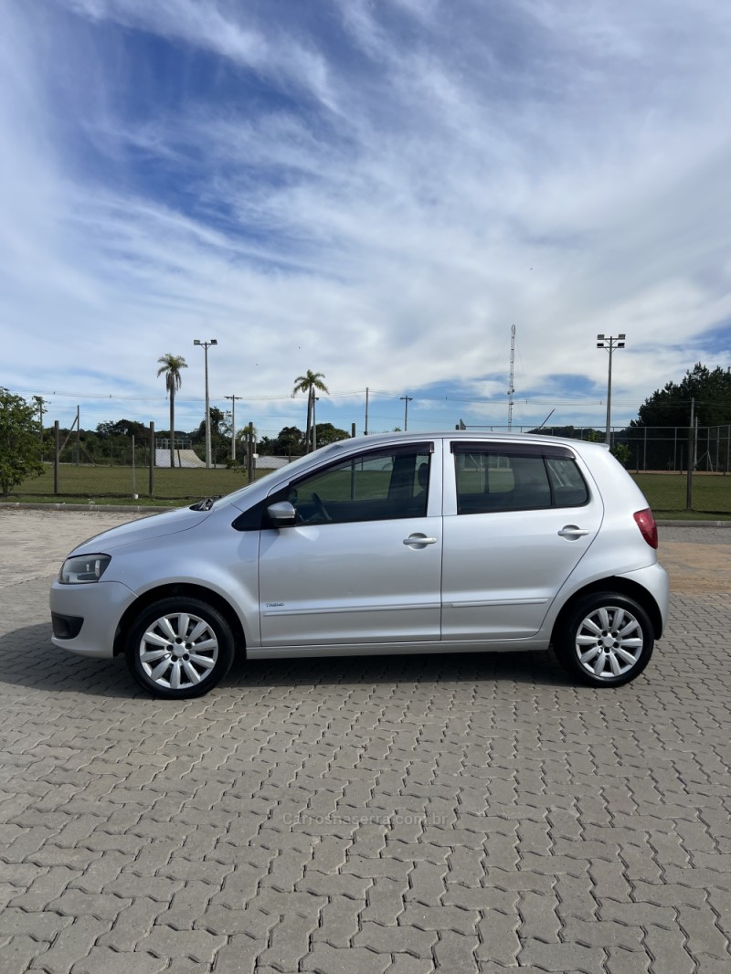 FOX 1.0 MI TREND 8V FLEX 4P MANUAL - 2011 - ANTôNIO PRADO