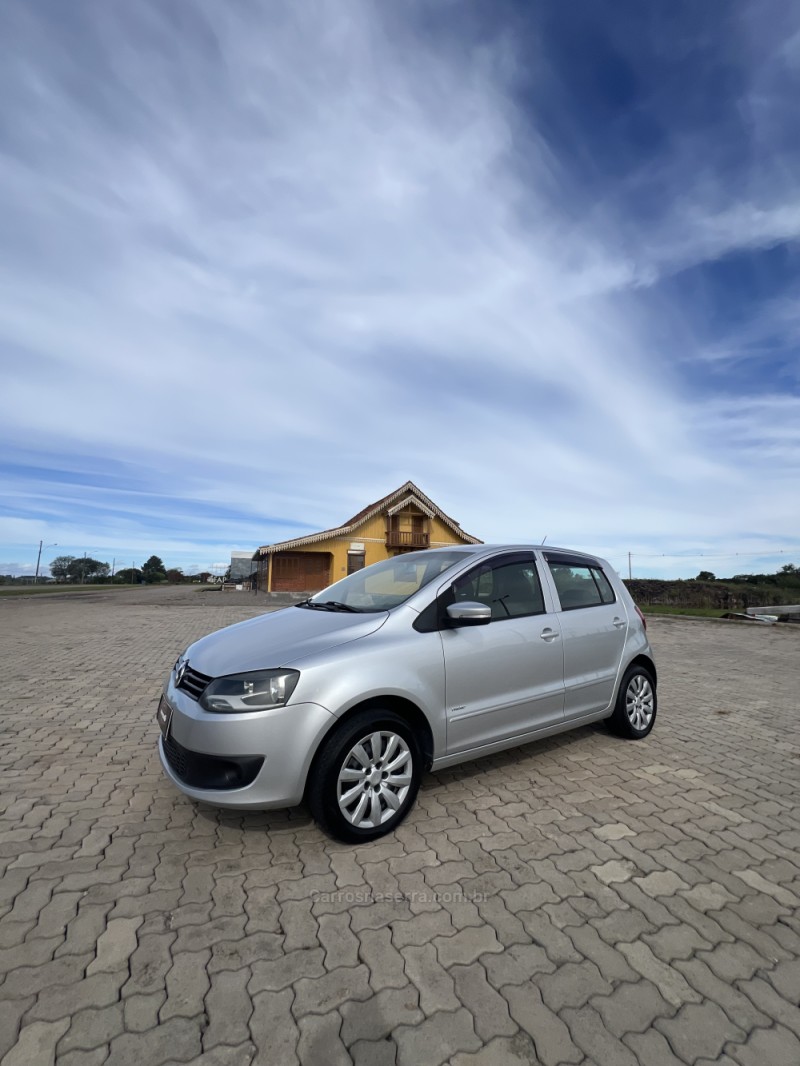 FOX 1.0 MI TREND 8V FLEX 4P MANUAL - 2011 - ANTôNIO PRADO