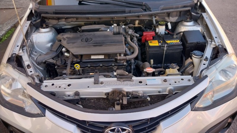 ETIOS 1.5 PLATINUM SEDAN 16V FLEX 4P AUTOMÁTICO - 2017 - SOMBRIO