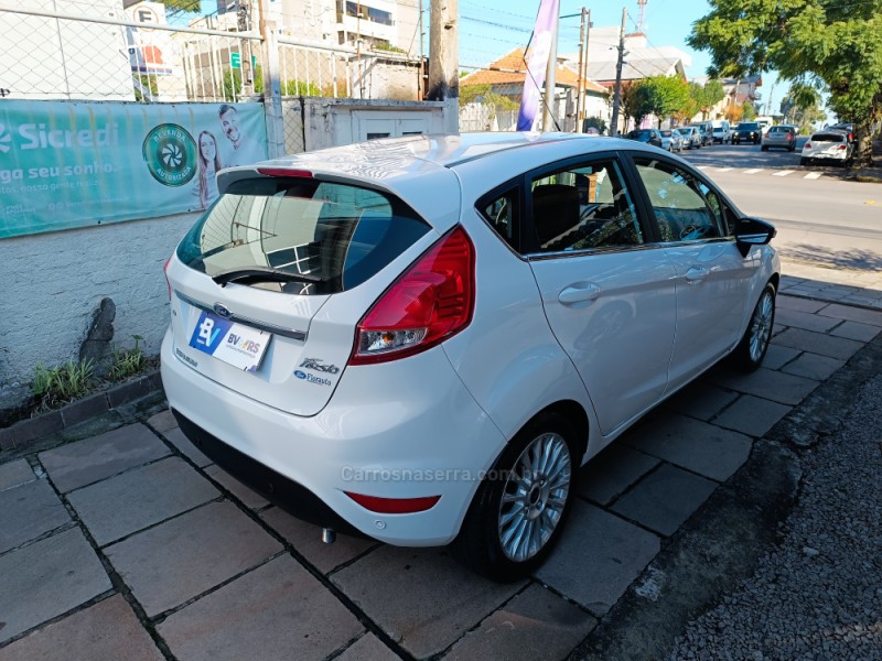 FIESTA 1.6 TITANIUM HATCH 16V FLEX 4P MANUAL - 2015 - BENTO GONçALVES