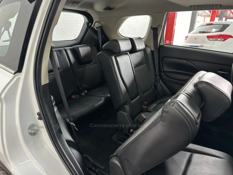 OUTLANDER 3.0 GT 4X4 V6 24V GASOLINA 4P AUTOMÁTICO - 2014 - NOVO HAMBURGO