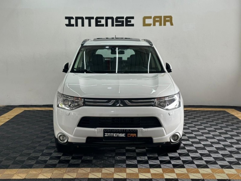 OUTLANDER 3.0 GT 4X4 V6 24V GASOLINA 4P AUTOMÁTICO - 2014 - NOVO HAMBURGO