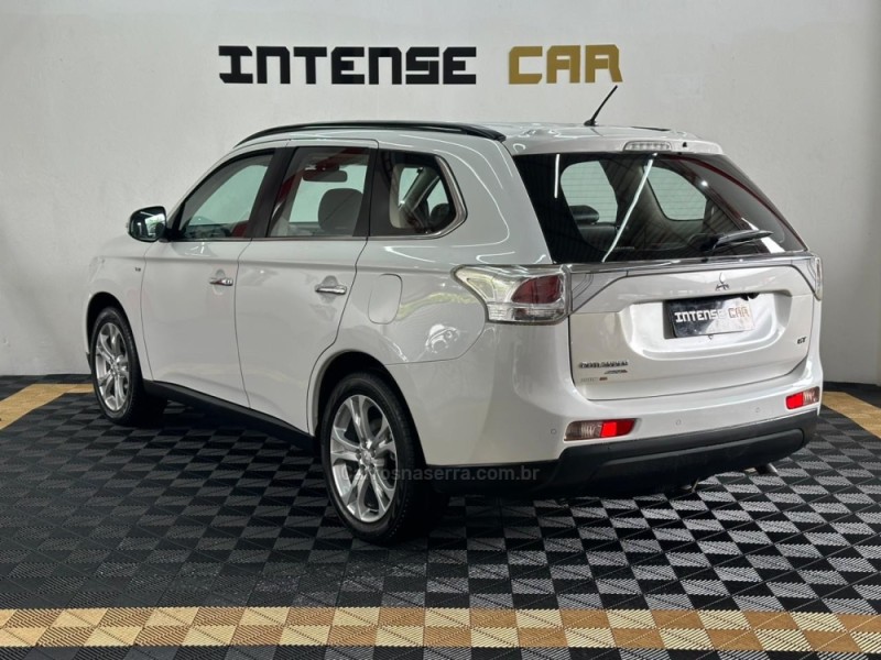 OUTLANDER 3.0 GT 4X4 V6 24V GASOLINA 4P AUTOMÁTICO - 2014 - NOVO HAMBURGO