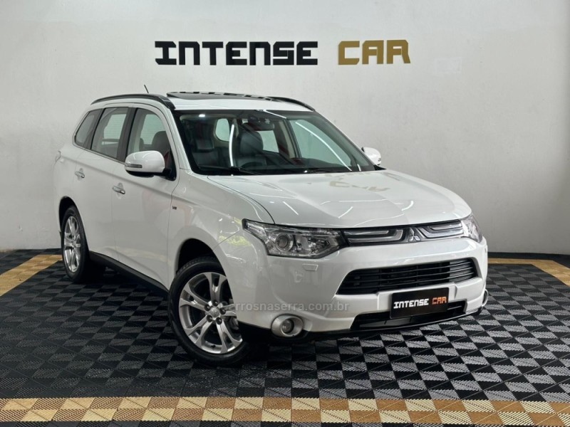 OUTLANDER 3.0 GT 4X4 V6 24V GASOLINA 4P AUTOMÁTICO - 2014 - NOVO HAMBURGO