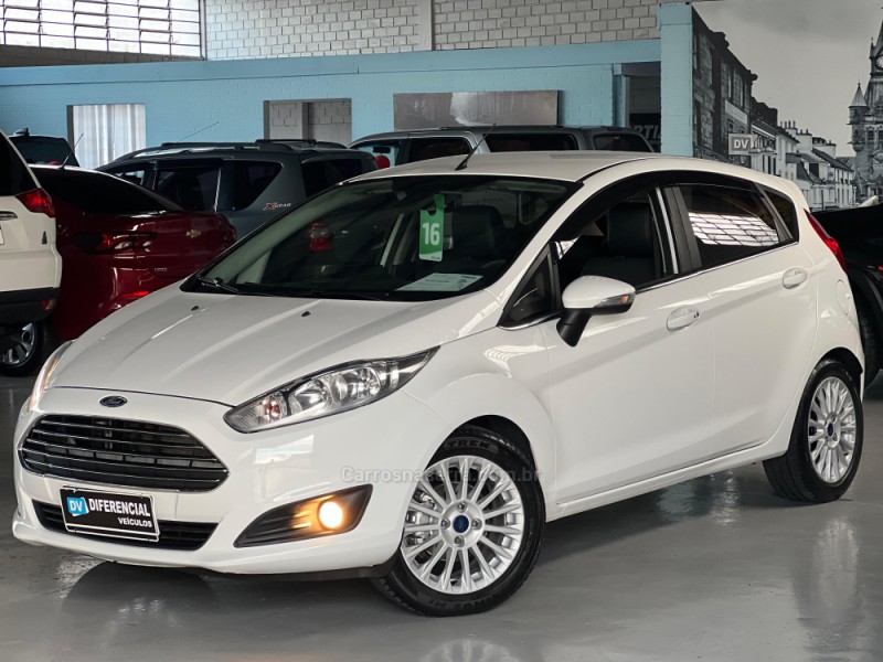 FIESTA 1.6 TITANIUM HATCH 16V FLEX 4P MANUAL - 2016 - CAXIAS DO SUL