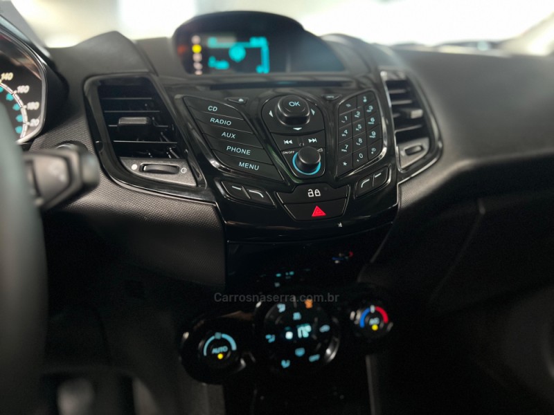FIESTA 1.6 TITANIUM HATCH 16V FLEX 4P MANUAL - 2016 - CAXIAS DO SUL