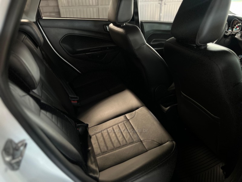 FIESTA 1.6 TITANIUM HATCH 16V FLEX 4P MANUAL - 2016 - CAXIAS DO SUL