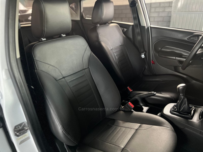 FIESTA 1.6 TITANIUM HATCH 16V FLEX 4P MANUAL - 2016 - CAXIAS DO SUL