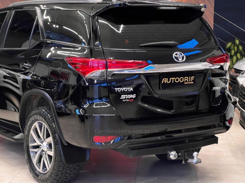 HILUX SW4 2.7 SRV 4X2 16V FLEX 7 LUGARES 4P AUTOMÁTICO - 2018 - CAMPO BOM